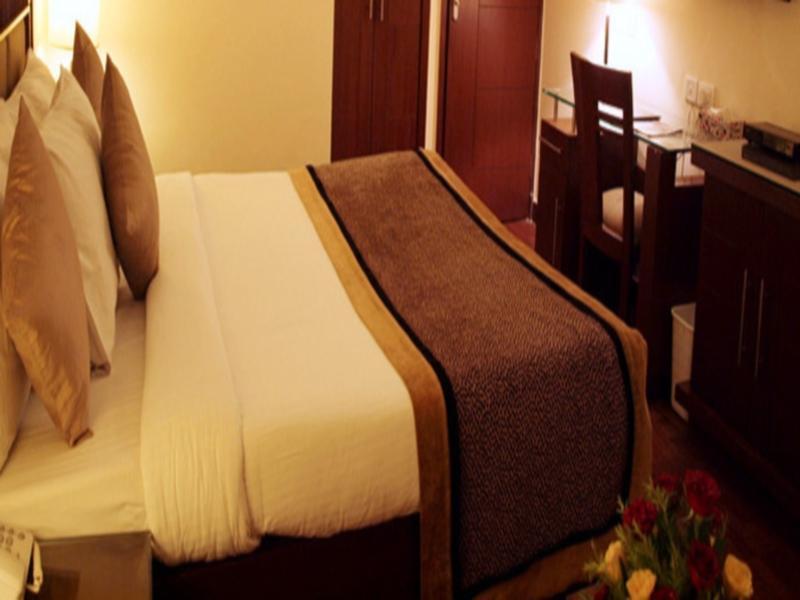 The Bmk Hotel Új-Delhi Kültér fotó